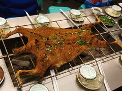 -去吃小龙虾·江湖菜·烧烤(南滨路店)