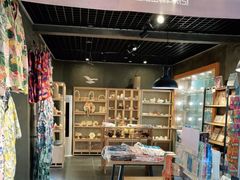 -三亚火车头万人海鲜广场