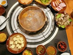 -阿山卓·野生菌火锅·纳西火塘烤肉