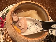 椰皇花胶响螺炖鸡汤-夏苑(新加坡丽思卡尔顿美年酒店)