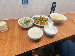 -犇逸·乐山跷脚牛肉·四川现炒(览海店)