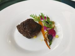 谷饲菲力牛排配混合时蔬佐黑椒汁-阿兹凯乐·老洋房西餐