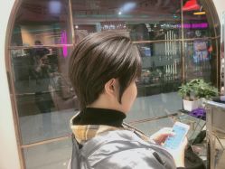 -BULB STUDIO 巴柏明星发型工作室