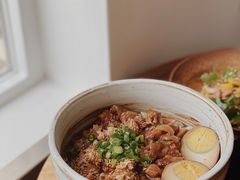 超级足料卤肉饭-面上有光