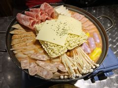 部队锅-七星布车休闲料理店