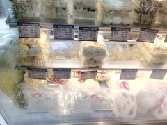 -白玉兰食品甜凤店(合生汇店)