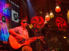 -胡桃里乐队酒馆(鎏嘉码头店)