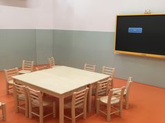 -小门牙好性格托育(北外滩中心)