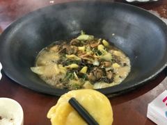 -粘豆包柴火铁锅炖