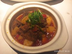 酱香萝卜牛腩煲-胡桃里音乐酒馆(下沙店)
