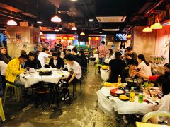 大堂-鲜入围煮花胶鸡海鲜火锅