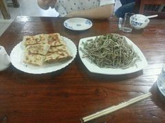 -溢心园香河肉饼总店