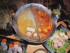 -湊湊火锅·茶憩(杭州湖滨银泰in77店)