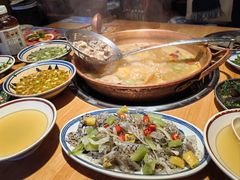 -洱火云南酸菜牛肉火锅(石景山当代商城店)