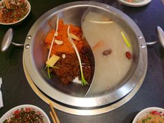 -沸炉重庆老火锅(军事博物馆店)