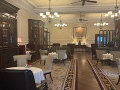 -Salon de Ville浦江汇(上海外滩华尔道夫酒店店)