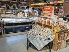 面包甜点陈列柜-盒马鲜生(岭南新世界店)