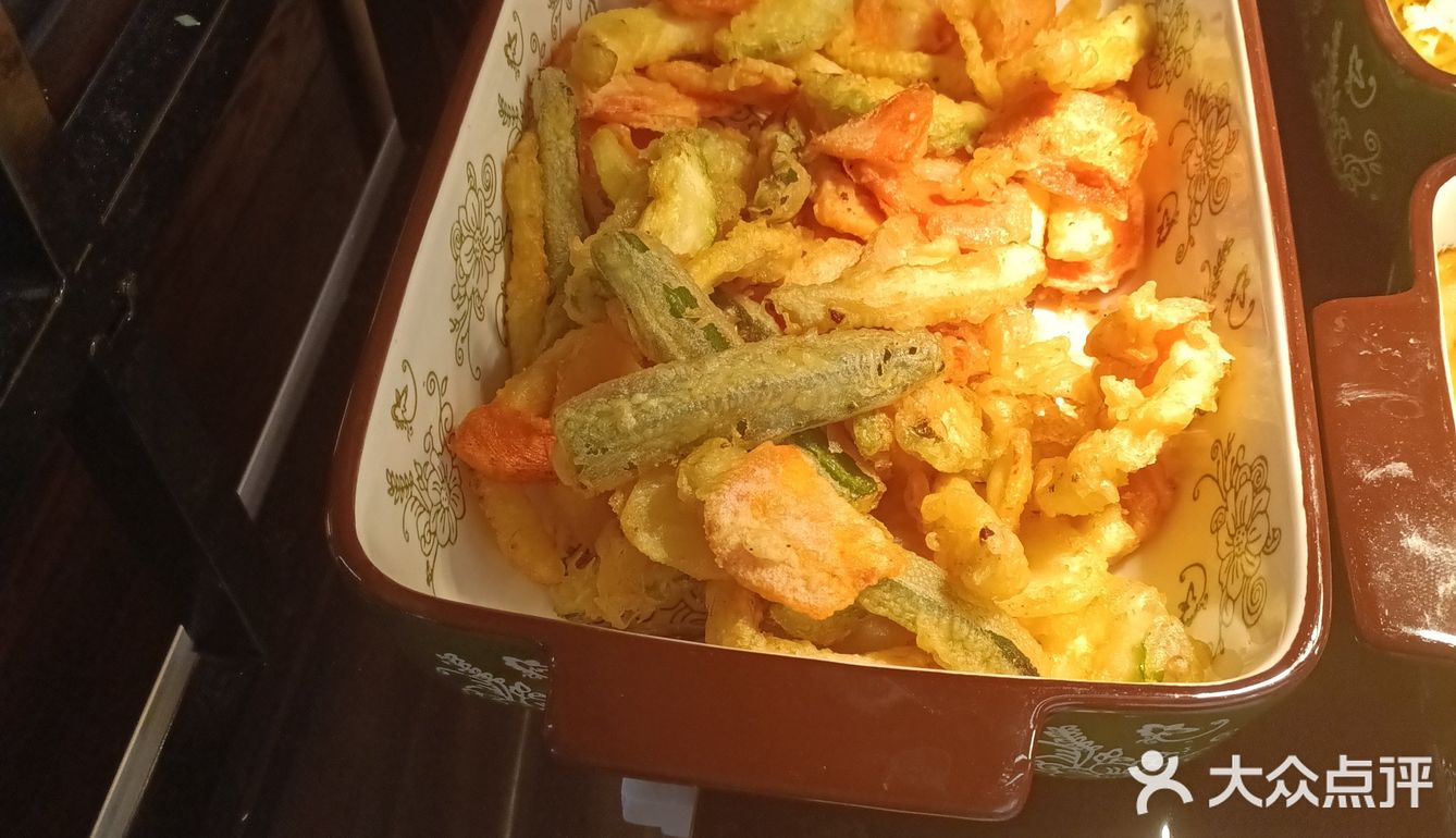 平时这个自助是没有的要单独点，今天即位一人送一个品尝