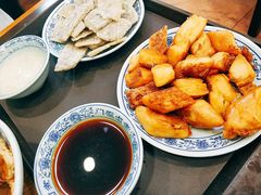 老北京炸咯吱-门框胡同百年卤煮(新街口店)