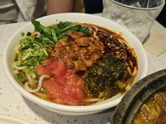 焖肉小锅米线-半山腰·云南菜(侨福芳草地店)