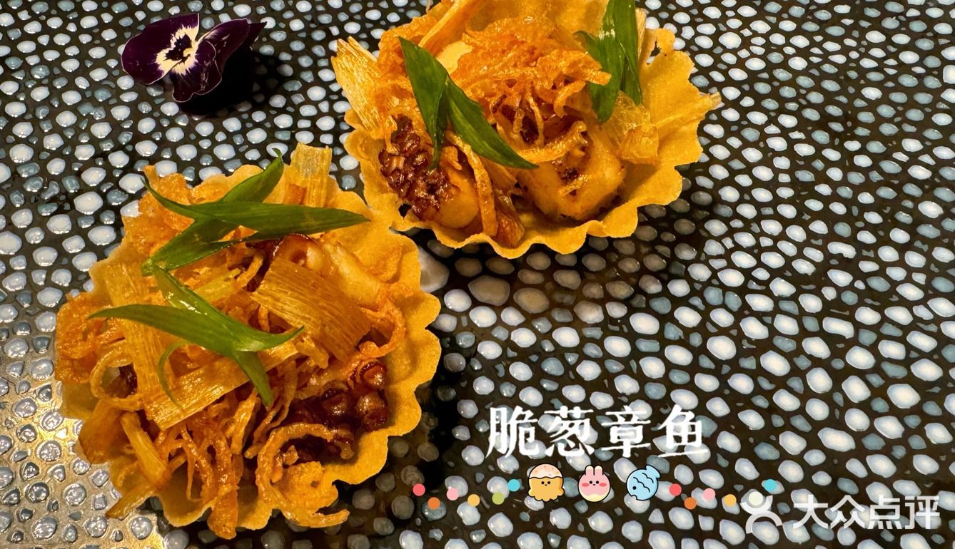 享受餐厅佳肴，大家快来尝尝吧！