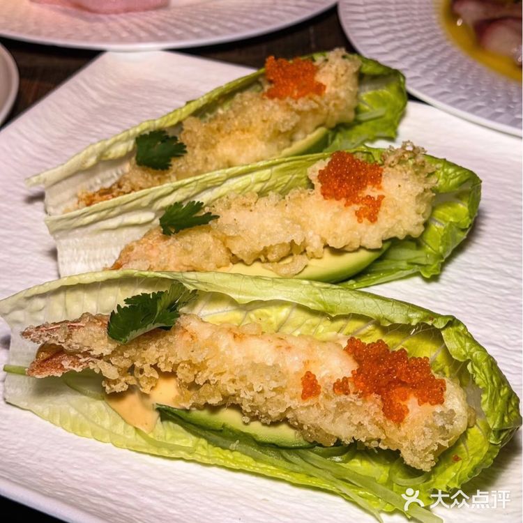 不论是深夜小酌还是朋友聚餐，这里都是绝佳选择