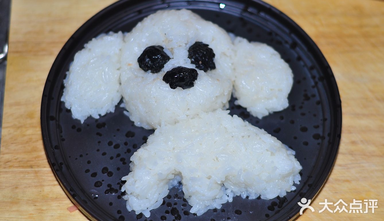 孩子会很喜欢的泰迪肉松饭团