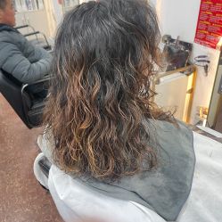 -乾健·烫染·接发SALON