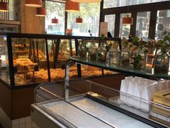 面包甜点陈列柜-Dough&Joe团憩(瑞虹天地月亮湾店)