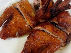 脆皮红烧乳鸽-惠爱餐厅