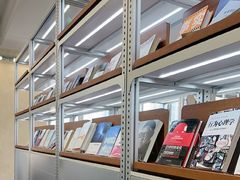 -无奔眼镜·蔡司·依视路授权店(朝阳大悦城店)