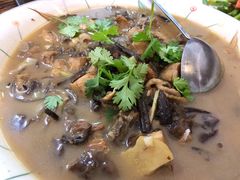 小鸡蘑菇炖粉丝-九妹农家大铁锅东北菜(江湾店)