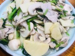 雪菜蘑菇时笋炒肉-百家鲜·杭帮菜