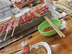 -哈尔滨小酒馆·鲜肉现穿自助烧烤(康新花园店)