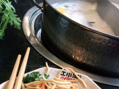 -江小渔鲜鱼火锅(西二道街店)
