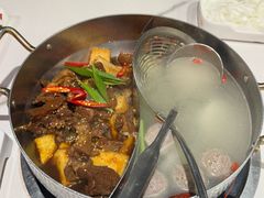 辣卤牛腩鸳鸯锅-八合里潮汕鲜牛肉火锅(上海汇智广场店)