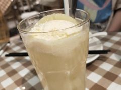 -新大咀港式茶餐厅(宝山万达店)