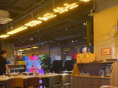 大堂-日进一片海.生腌海鲜火锅.宵夜烧烤(三里屯总店)