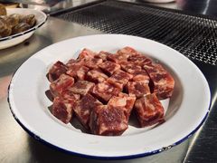 雪花牛肉粒-马路牙子地桌烤肉(工体店)