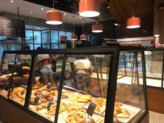 面包甜点陈列柜-Dough&Joe团憩(瑞虹天地月亮湾店)