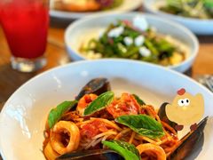 -ROAST coffee & eatery