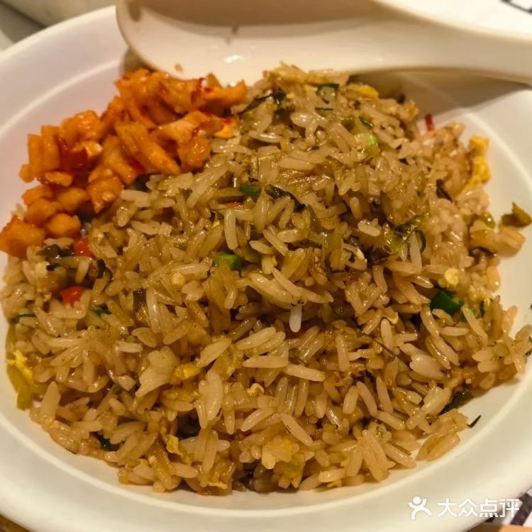 岳阳烧烤不踩雷！洞氮胖哥这口牛排骨筋香到上头