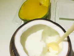 -志龙皇冠吃货椰子铺