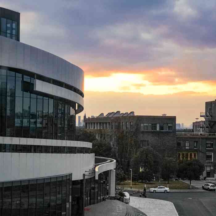 苏州大学(独墅湖校区南区)-"毕业很多年,真的太喜欢大学的氛围,小朋友