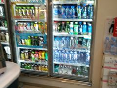 -全家便利店(襄阳南路店)