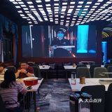 走带你去豪华版烧烤店撸串喝酒唱K🎤