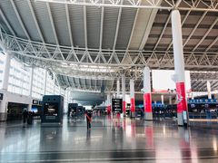 大厅空荡荡-杭州萧山国际机场