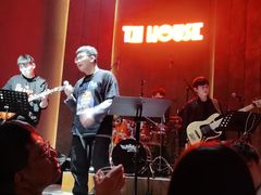 -TZ House音乐现场(来福士中心店)