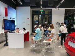 -TESLA 特斯拉(上海太古汇体验店)