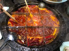 -红九格老火锅(三峡广场店)